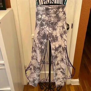 Athleta TIE DYE SALUTATION 7/8 TIGHT IN POWERVITA™-Sz S